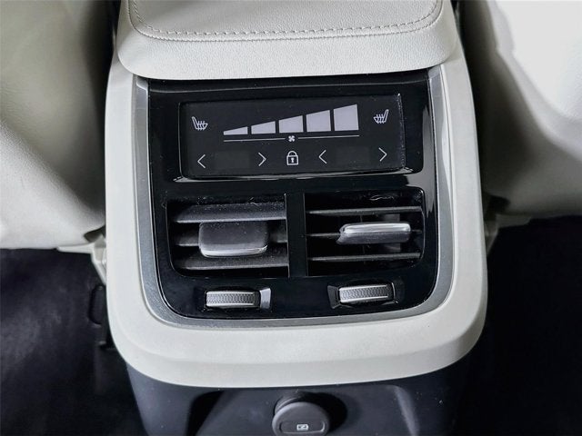 2024 Volvo XC90 Recharge Plug-In Hybrid Plus Bright Theme