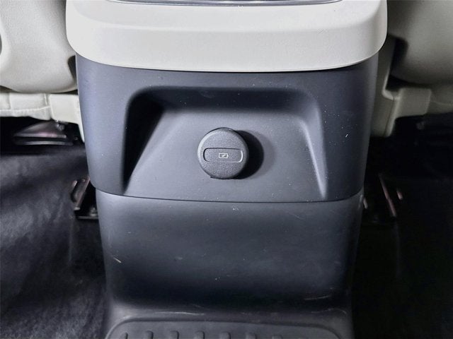 2024 Volvo XC90 Recharge Plug-In Hybrid Plus Bright Theme