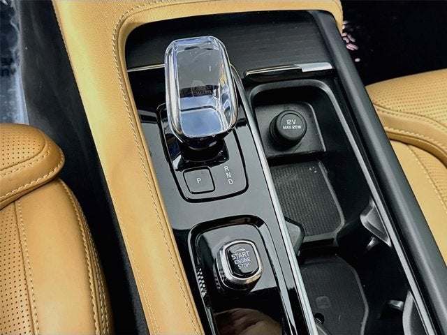 2024 Volvo XC90 Recharge Plug-In Hybrid Ultimate Bright Theme