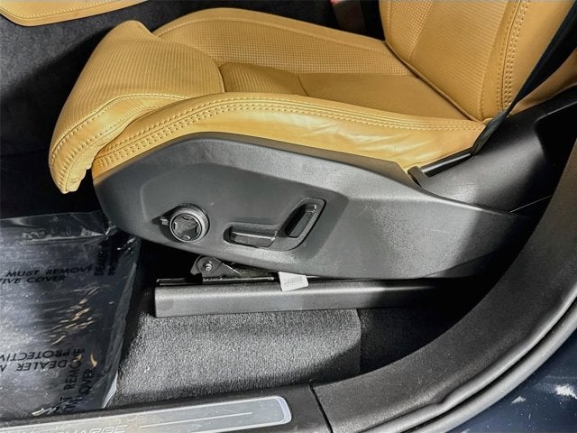 2024 Volvo XC90 Recharge Plug-In Hybrid Ultimate Bright Theme