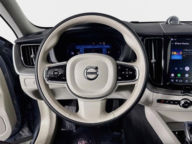 2024 Volvo XC60 Recharge Plug-In Hybrid Ultimate Dark Theme