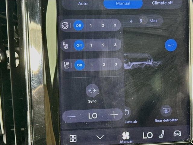 2023 Volvo XC60 Recharge Plug-In Hybrid Ultimate Dark Theme