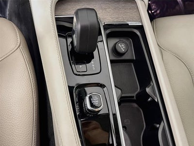 2025 Volvo XC90 Plug-In Hybrid Plus