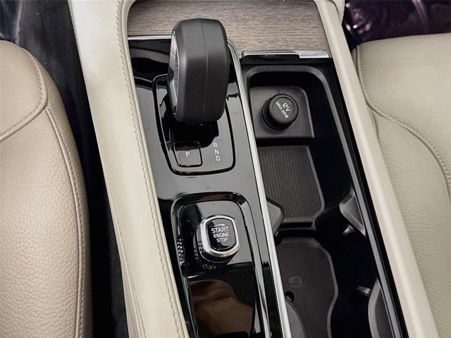 2025 Volvo XC90 Plug-In Hybrid Plus