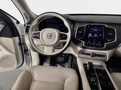 2025 Volvo XC90 Plug-In Hybrid Plus