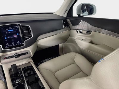 2025 Volvo XC90 Plug-In Hybrid Plus