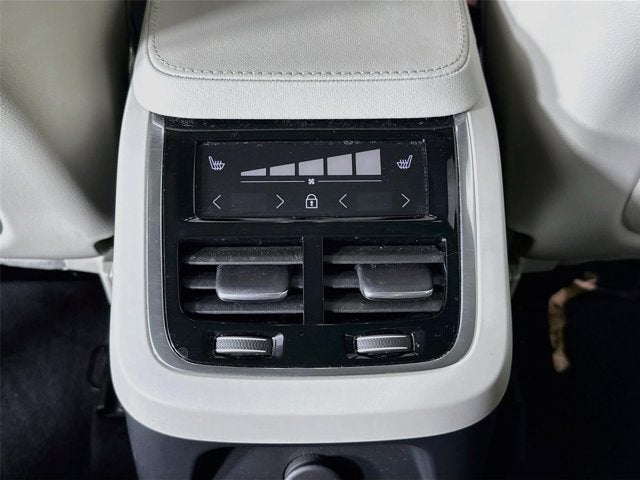 2025 Volvo XC90 Plug-In Hybrid Plus