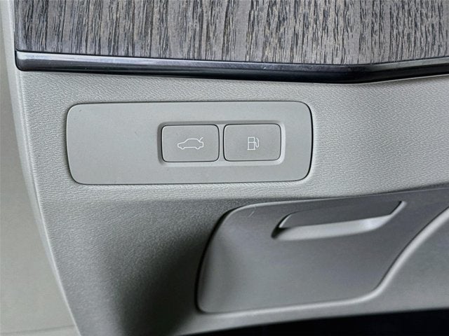 2025 Volvo XC90 Plug-In Hybrid Ultra
