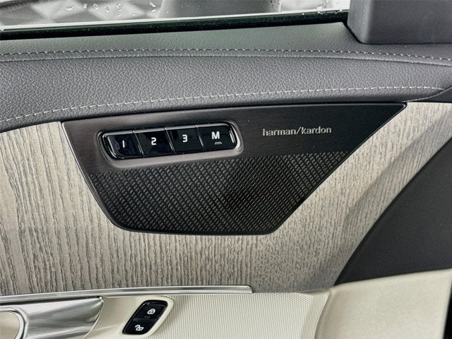2025 Volvo XC90 Plug-In Hybrid Ultra
