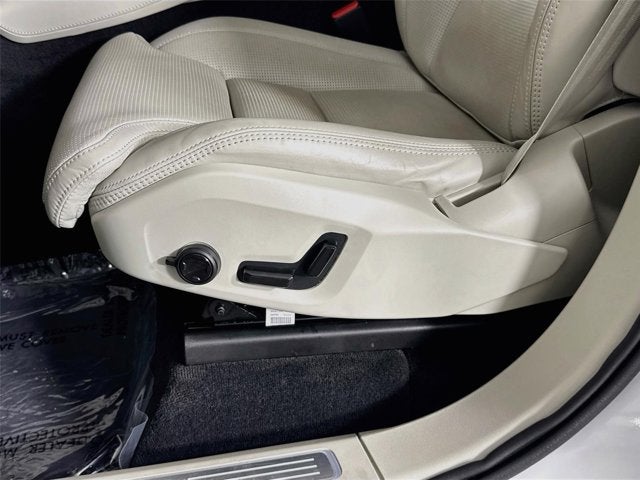 2025 Volvo XC90 Plug-In Hybrid Ultra