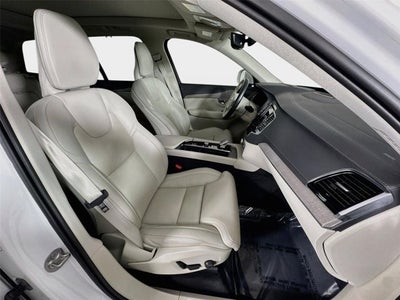 2025 Volvo XC90 Plug-In Hybrid Ultra