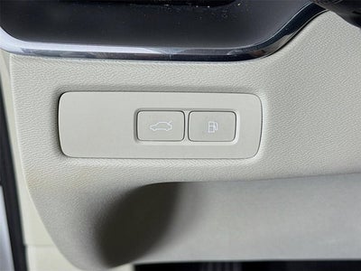2025 Volvo XC60 Plug-In Hybrid Plus