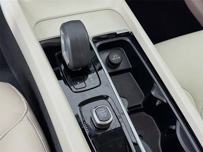 2025 Volvo XC60 Plug-In Hybrid Plus
