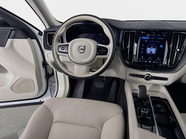 2025 Volvo XC60 Plug-In Hybrid Plus