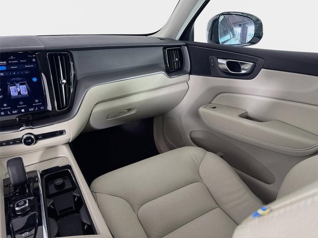 2025 Volvo XC60 Plug-In Hybrid Plus