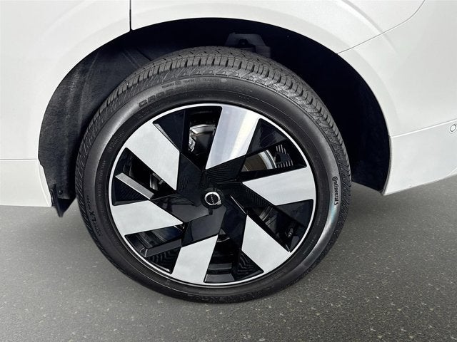 2025 Volvo XC60 Plug-In Hybrid Plus