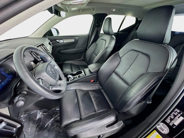 2023 Volvo XC40 Ultimate Dark Theme