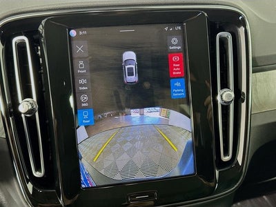 2023 Volvo XC40 Ultimate Dark Theme