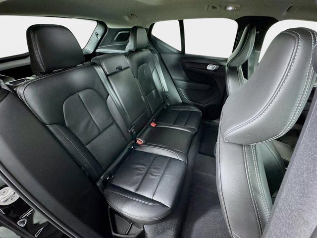 2023 Volvo XC40 Ultimate Dark Theme