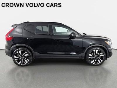 2023 Volvo XC40 Ultimate Dark Theme
