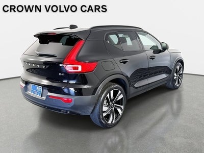 2023 Volvo XC40 Ultimate Dark Theme