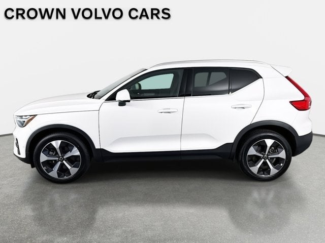 2023 Volvo XC40 Plus Bright Theme