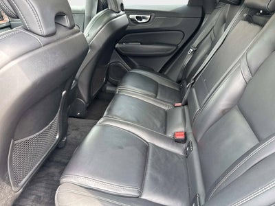 2023 Volvo XC60 Ultimate Bright Theme