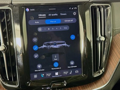 2023 Volvo XC60 Ultimate Bright Theme