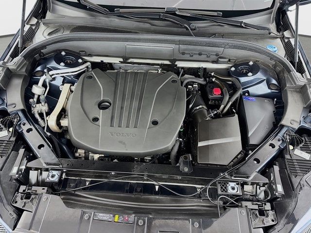2023 Volvo XC60 Ultimate Bright Theme