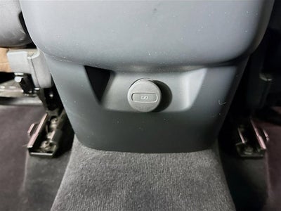 2023 Volvo XC60 Ultimate Bright Theme