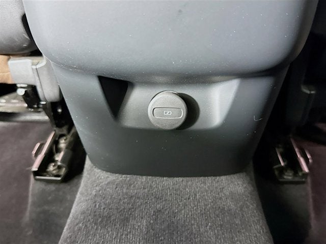 2023 Volvo XC60 Ultimate Bright Theme