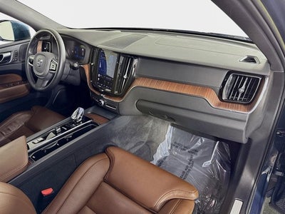 2023 Volvo XC60 Ultimate Bright Theme
