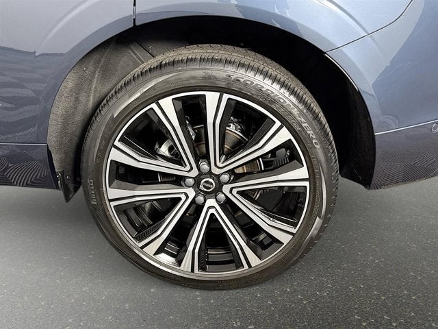 2023 Volvo XC60 Ultimate Bright Theme