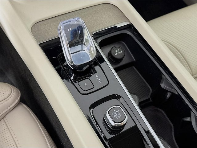 2023 Volvo XC60 Ultimate Bright Theme