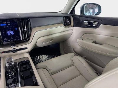 2023 Volvo XC60 Ultimate Bright Theme