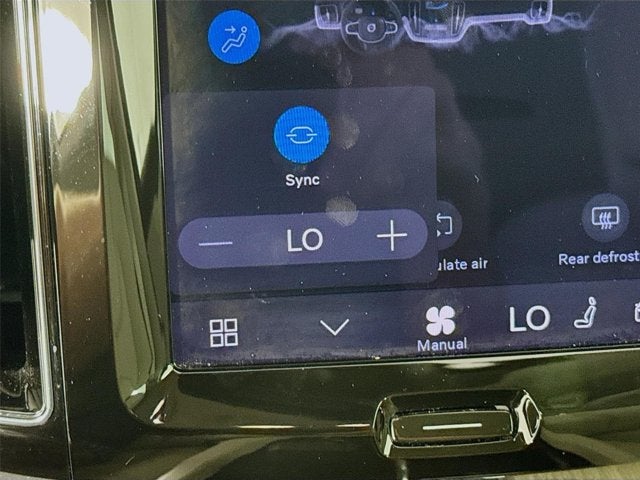2023 Volvo XC60 Plus Dark Theme