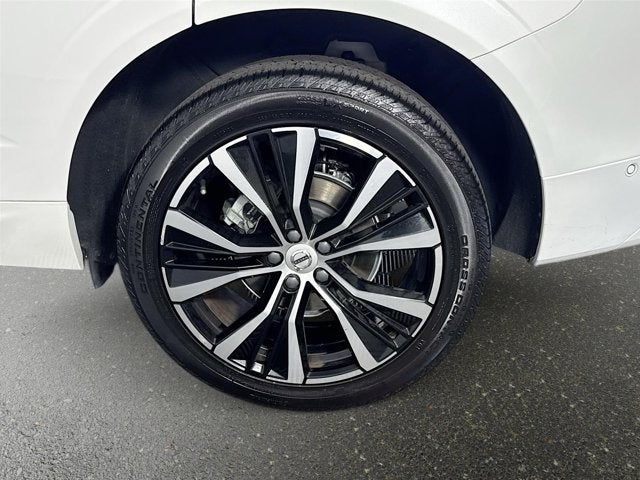 2023 Volvo XC60 Plus Dark Theme