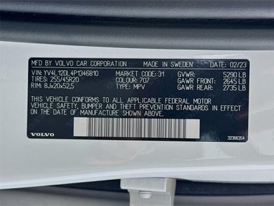 2023 Volvo XC60 Plus Dark Theme