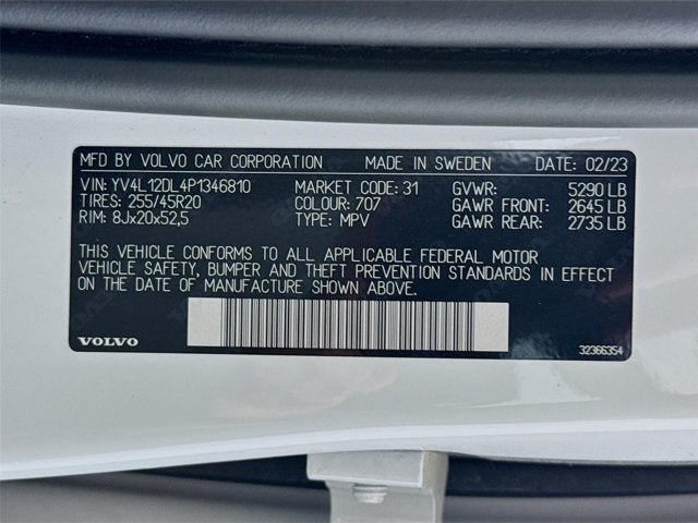 2023 Volvo XC60 Plus Dark Theme