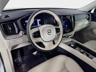 2023 Volvo XC60 Plus Dark Theme