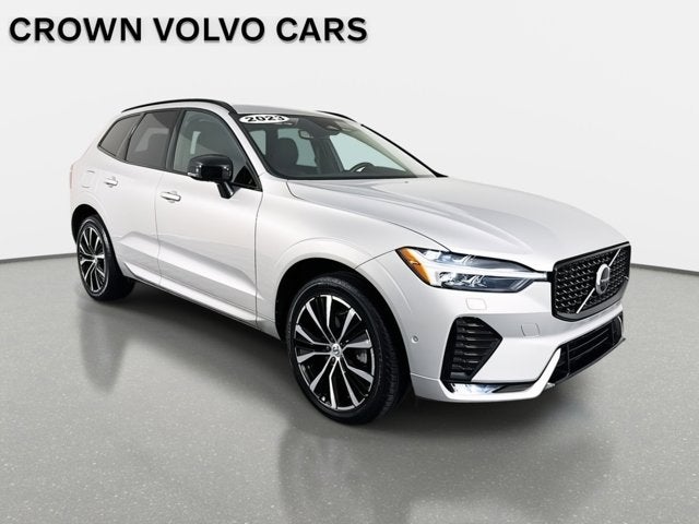 2023 Volvo XC60 Plus Dark Theme