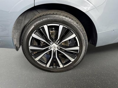 2023 Volvo XC60 Plus Dark Theme