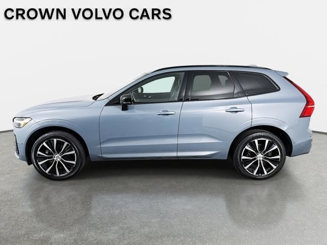 2023 Volvo XC60 Plus Dark Theme