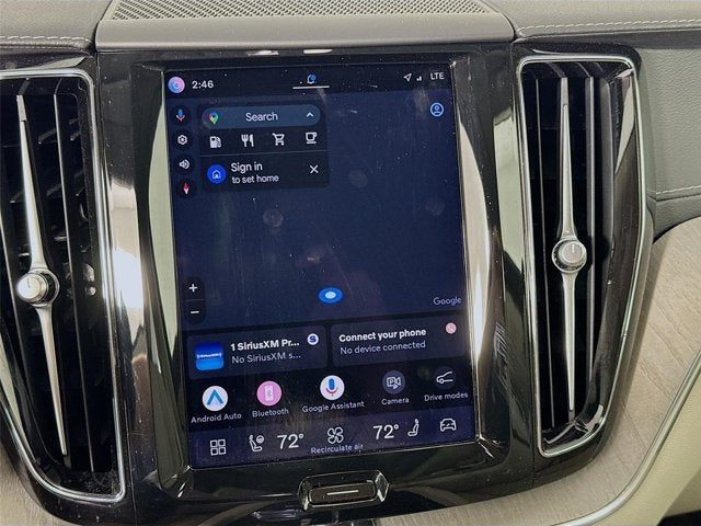 2023 Volvo XC60 Ultimate Bright Theme