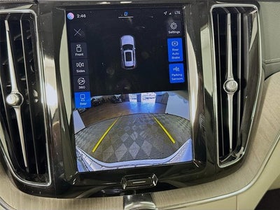 2023 Volvo XC60 Ultimate Bright Theme