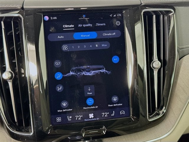2023 Volvo XC60 Ultimate Bright Theme
