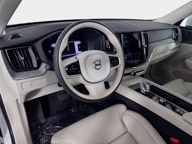 2023 Volvo XC60 Ultimate Bright Theme