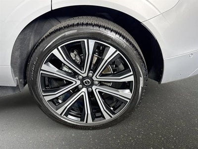2023 Volvo XC60 Ultimate Bright Theme