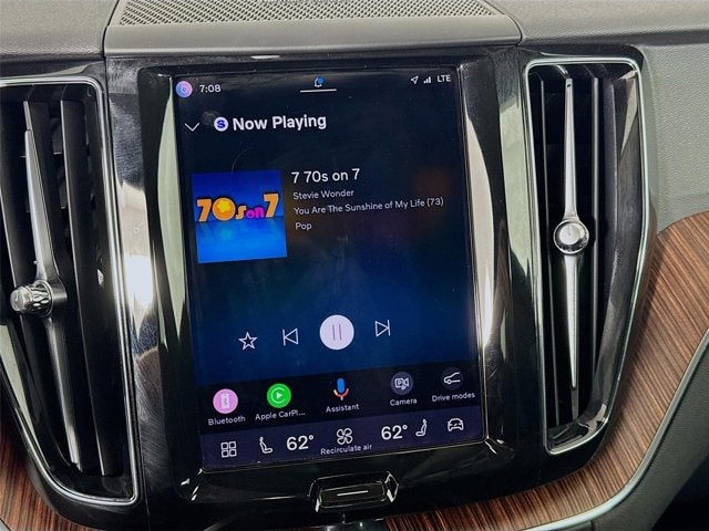 2023 Volvo XC60 Plus Bright Theme