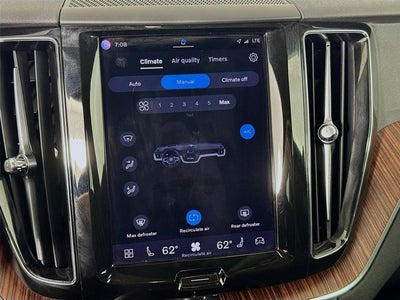 2023 Volvo XC60 Plus Bright Theme